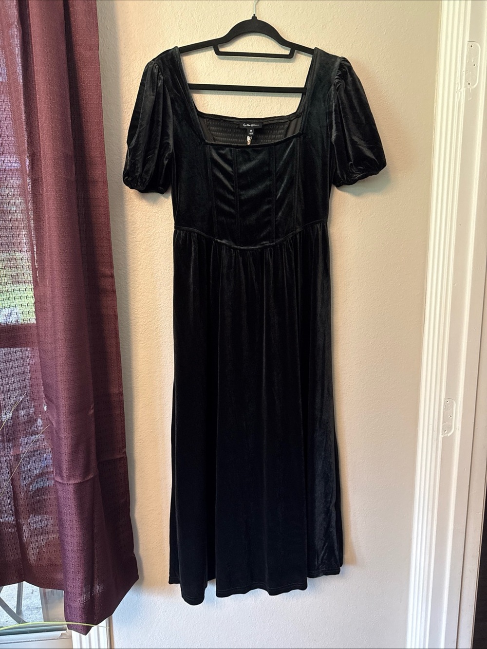 #813 By The River Black Velvet Puffy Sleeve Maxi Dress Size Medium